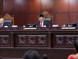 MKMK Berhentikan Anwar Usman Sebagai Ketua MK