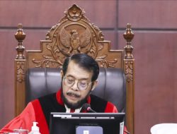 Ketua Mahkamah Konstitusi Diminta Mundur
