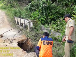 Curah Hujan Tinggi Akibatkan 2 Jembatan di Desa Nanga Biaban Sekadau Rusak Sedang