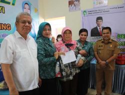 Tinjau Posyandu Cempaka Biru di Sekadau, Pj Gubernur  Kalbar Ingatkan 3 Asupan Utama Bagi Anak