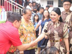 Rayakan Natal di Kampung Halaman, Karolin: Selamat Natal Bagi Kita Semua