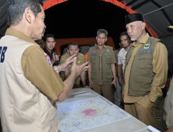 Gubernur Sumbar Tinjau Langsung Proses Evakuasi Korban Erupsi Gunung Marapi