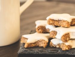 Tips Bikin Kue: Pastikan Meja Natal Anda Memukau dengan Presentasi yang Menyenangkan