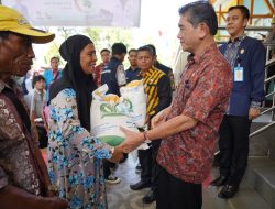 Bantuan Pangan 21.992 Paket Beras untuk Warga Pontianak Dibagikan