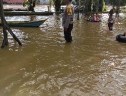 Kapolsek Kuala Behe Imbau Warga Tetap Waspada Banjir
