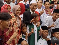 Siti Atiqoh Istri Capres Nomor Urut 3 Ganjar Pranowo Silahturahmi di Ponpes SMB Palembang 