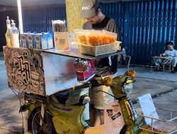 Berawal dari Jual Kopi Botolan, Tiga Sahabat Kini Buka Konsep Street Side Coffee