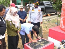 Bupati Sambas Resmikan Sumur Bor di Sebubus dan Tanah Hitam