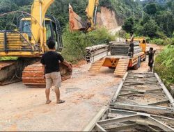 Jalan Provinsi Rokan Koto Ruang Rohul Putus, PUPR PKPP Riau Terus Gesa Bangun Jembatan Sementara
