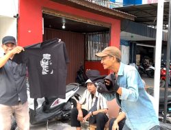 Warga Pontianak Bangga Dapat Kaos dari Jokowi