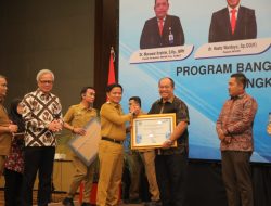 Wabup Asahan Terima Penghargaan Pelaksanaan DAK terbaik I Sub Bidang Penyerapan Anggaran tertinggi tahun 2023