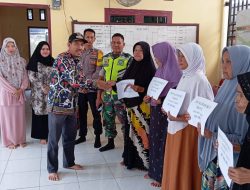 Jelang Lebaran, Kepala Desa Subulussalam Selatan Salurkan BLT Dana Desa