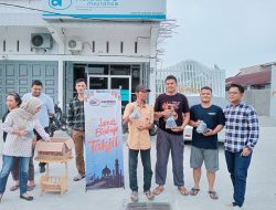PT Askrindo Cabang Kisaran Bagi Takjil Di Jum’at Pertama Ramadhan