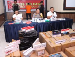 Berbagai Jenis Rokok Tanpa Cukai Ditangkap Polisi Beserta Pengedarnya di Sanggau