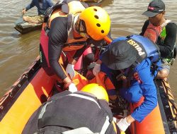 Seorang Bocah Tenggelam di Sungai Sebawi Ditemukan Tim SAR Gabungan