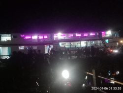 Kapal Ferry KMP Kubu Raya Rute Rasau Jaya-Teluk Batang Bertabrakan Kapal Tongkang