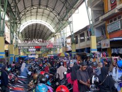 Jelang Idul Fitri Pasar Tengah Pontianak Ramai Diserbu Pembeli