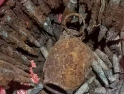 Warga Temukan Plastik yang Berisi Peluru dan Granat Saat Menggali Tanah di Cengkareng