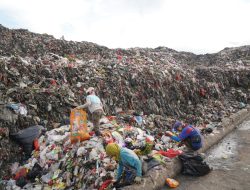 DLH Pontianak Imbau Masyarakat Selalu Buang Sampah di TPS