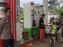 Polsek Sekadau Hulu Cek SPBU, Antisipasi Kelangkaan dan Pencampuran BBM dengan Air