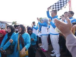 Meriahkan HUT Kabupaten Banyuasin Ke-22, Hani Syopiar Rustam Lepas Peserta Jalan Santai