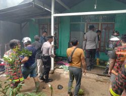 BPKS Singkawang Berhasil Jinakan Api Kebakaran Rumah Penduduk di Jalan Yohana Godang