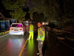 Sempat Lumpuh Empat Jam Akibat Banjir Lahar Dingin, Jalan Padang-Bukittinggi Sudah Bisa Dilalui