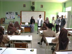 Kemenag Kalbar Monitoring Pelaksanaan Asesmen Madrasah di MTsN 2 Pontianak