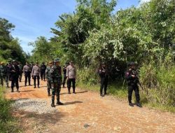 Patroli Bersama, TNI dan Brimob Tingkatkan Keamanan di Batas Negeri