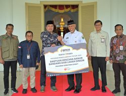 BPKH Salurkan Bantuan Kebencanaan Rp717 Juta ke Gubernur Sumbar