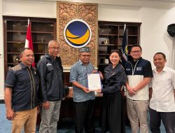 Julie Laiskodat Serahkan Rekomendasi Bakal Calon Bupati Manggarai Timur dan Ngada