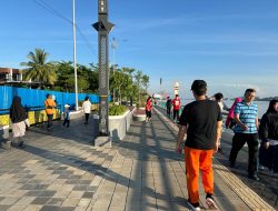 Warga Kota Pontianak Manfaatkan Waterfront untuk Olahraga