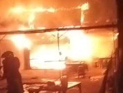 Satu Rumah Makan di Kabupaten Kubu Raya Ludes Terbakar