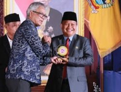 Wakil Bupati Sekadau Terima Penghargaan Penurunan Stunting Terbanyak di Indonesia