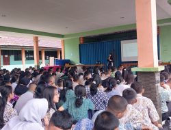 PWI Ajak Siswa SMAN 1 Sekadau Bijak Bermedsos