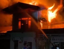 Satu Rumah Kosong Sitaan Bank di Kubu Raya Terbakar