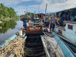 Dua Kapal Bertabrakan di Muara Jungkat Mempawah Akibat Mati Mesin