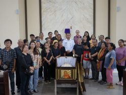 Pj. Bupati Gutmen Hadiri Prosesi Pemakaman Ibunda Sekda Landak