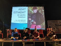 Warga Sambut Gembira Sinema Mikro Pepadah Film di Desa Penjalaan Kayong Utara