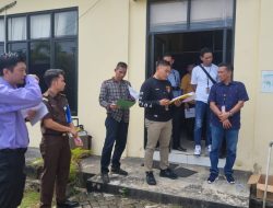 13 Adegan Rekonstruksi Pembunuhan di Sebuah Kos Singkawang Diperagakan