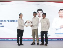 DPP Perindo Serahkan B.1KWK ke Pasangan Syahid