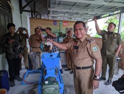 Mengatasi Kelangkaan Minyak Goreng, Pemkab Sanggau dan Universitas Muhammadiyah Pontianak Uji Coba Mesin Mini Pengolah Minyak Goreng