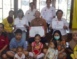 Arya Ariyanto Dampingi Sekmen Pemberdayaan Perempuan dan Perlindungan Anak, Serahkan Bantuan ke Anak Penderita Kanker