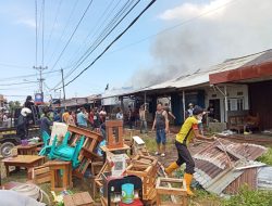 Sempat Ada Ledakan, 12 Pintu Ruko di Jalan Cempaka Pasar Mempawah Terbakar