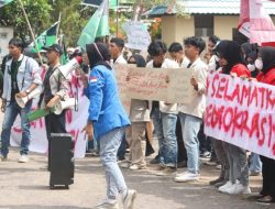 Mahasiswa Ketapang Demostrasi Kecam Niat Buruk DPR ubah UU Pilkada