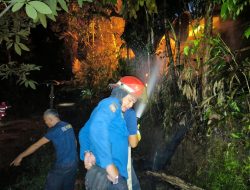 Mobil Tangki Tak Bisa Dekati Lokasi, Dua Rumah Terbakar di Sanggau