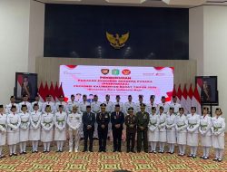 Pj Gubernur Kalbar Mengukuhkan Paskibraka