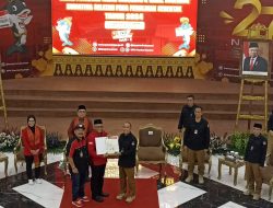 Edi Santana Putra dan Rizki Aprilia Serahkan Berkas Calon Gubernur dan Wakil Gubernur Sumatera Selatan