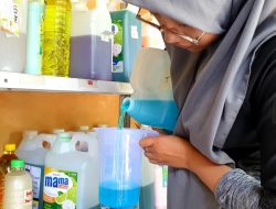 Masyarakat Diajak Belanja Produk Isi Ulang untuk Kurangi Produksi Sampah Plastik