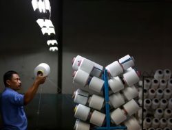 PMI Manufaktur Anjlok, Tanda Ekonomi Indonesia Melambat?